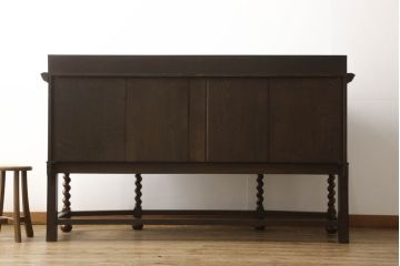 アンティーク家具　オーク材　凝った作りの上手物!　クラシカルなサイドボード(収納棚、キャビネット、戸棚)(R-058868)