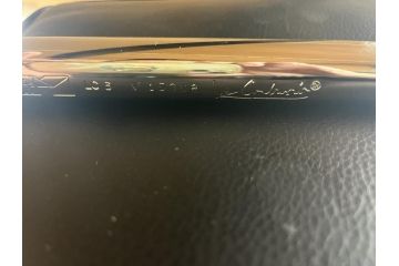 中古　美品　Cassina(カッシーナ)　ル・コルビュジエ(Le Corbusier)  LC3 　DURABLE(デュラーブル)　スタイリッシュな空間を演出する1人掛けソファ(1Pソファ、一人掛け)(定価推定約125万円)(R-058870)