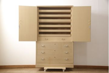 中古　秀鳳刻　上質な和の趣を演出する加茂桐箪笥(胴厚、四方丸、桐たんす、和タンス、収納箪笥、着物箪笥)(R-058881)