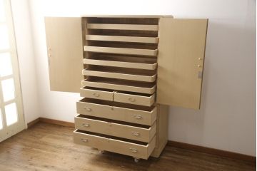 中古　秀鳳刻　上質な和の趣を演出する加茂桐箪笥(胴厚、四方丸、桐たんす、和タンス、収納箪笥、着物箪笥)(R-058881)