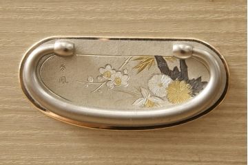 中古　秀鳳刻　上質な和の趣を演出する加茂桐箪笥(胴厚、四方丸、桐たんす、和タンス、収納箪笥、着物箪笥)(R-058881)