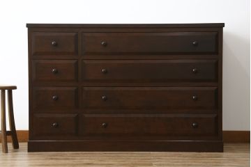中古　美品　松本民芸家具　特注サイズ　大小の引き出しが8杯も付いて収納力抜群のサイドチェスト(サイドボード、衣装箪笥、整理タンス)(R-058897)