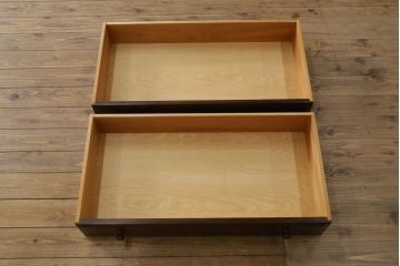 中古　美品　松本民芸家具　特注サイズ　大小の引き出しが8杯も付いて収納力抜群のサイドチェスト(サイドボード、衣装箪笥、整理タンス)(R-058897)