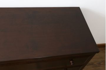 中古　美品　松本民芸家具　特注サイズ　大小の引き出しが8杯も付いて収納力抜群のサイドチェスト(サイドボード、衣装箪笥、整理タンス)(R-058897)