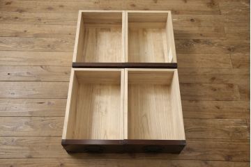 中古　美品　岩谷堂箪笥　どっしりとした重厚感ある佇まいが魅力的なテレビ台(ローボード、収納棚、戸棚、引き出し)(R-058899)