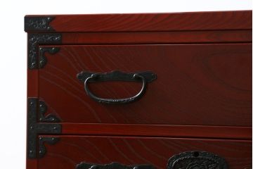 中古　美品　国産民芸家具　欅(ケヤキ)材　青木産業　趣のある和の空間を演出する衣装箪笥(引き出し、和タンス、収納箪笥)(R-058900)