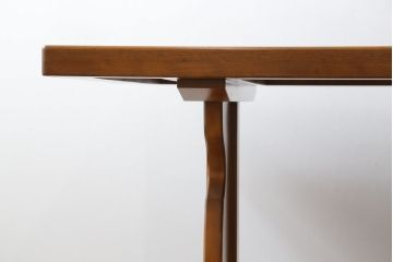 中古　美品　横浜ダニエル(daniel)　A-314　木の温もりを感じるベンチテーブル(定価約60万円)(ダイニングテーブル、机、4〜6人用)(R-058902)
