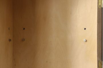 中古　美品　神戸洋家具　永田良介商店　曲線と直線のコントラストが美しいコーナーキャビネット(定価約42万円)(収納棚、飾り棚)(R-058905)