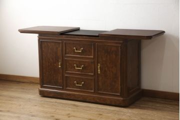 中古　美品　DREXEL HERITAGE(ドレクセルヘリテイジ)　拡張式の天板が付いたサーバー(サイドボード、カウンター、収納棚、キャビネット)(R-058906)