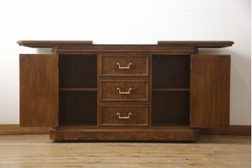 中古　美品　DREXEL HERITAGE(ドレクセルヘリテイジ)　拡張式の天板が付いたサーバー(サイドボード、カウンター、収納棚、キャビネット)(R-058906)