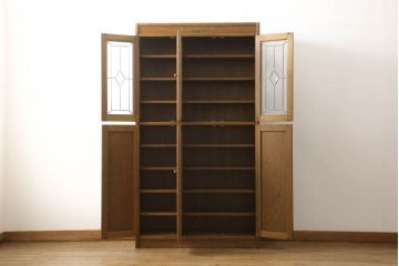 中古　美品　三越伊勢丹　プロパティデザイン　カントリーハウス　Brugge(ブルージュ)　品のある佇まいが美しいステンドグラスキャビネット(食器棚、戸棚、収納棚)(R-058907)