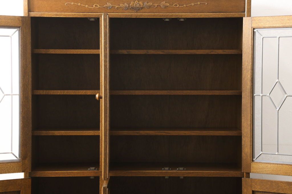 中古　美品　三越伊勢丹　プロパティデザイン　カントリーハウス　Brugge(ブルージュ)　品のある佇まいが美しいステンドグラスキャビネット(食器棚、戸棚、収納棚)(R-058907)