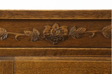 中古　美品　三越伊勢丹　プロパティデザイン　カントリーハウス　Brugge(ブルージュ)　品のある佇まいが美しいステンドグラスキャビネット(食器棚、戸棚、収納棚)(R-058907)