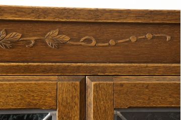 中古　美品　三越伊勢丹　プロパティデザイン　カントリーハウス　Brugge(ブルージュ)　品のある佇まいが美しいステンドグラスキャビネット(食器棚、戸棚、収納棚)(R-058907)