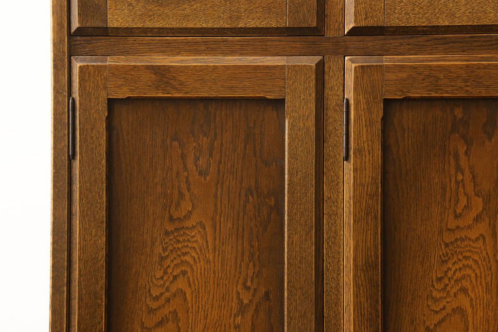 中古　美品　三越伊勢丹　プロパティデザイン　カントリーハウス　Brugge(ブルージュ)　品のある佇まいが美しいステンドグラスキャビネット(食器棚、戸棚、収納棚)(R-058907)