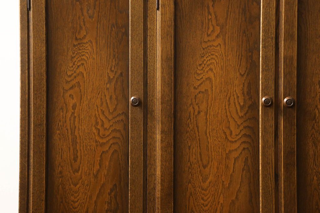 中古　美品　三越伊勢丹　プロパティデザイン　カントリーハウス　Brugge(ブルージュ)　品のある佇まいが美しいステンドグラスキャビネット(食器棚、戸棚、収納棚)(R-058907)