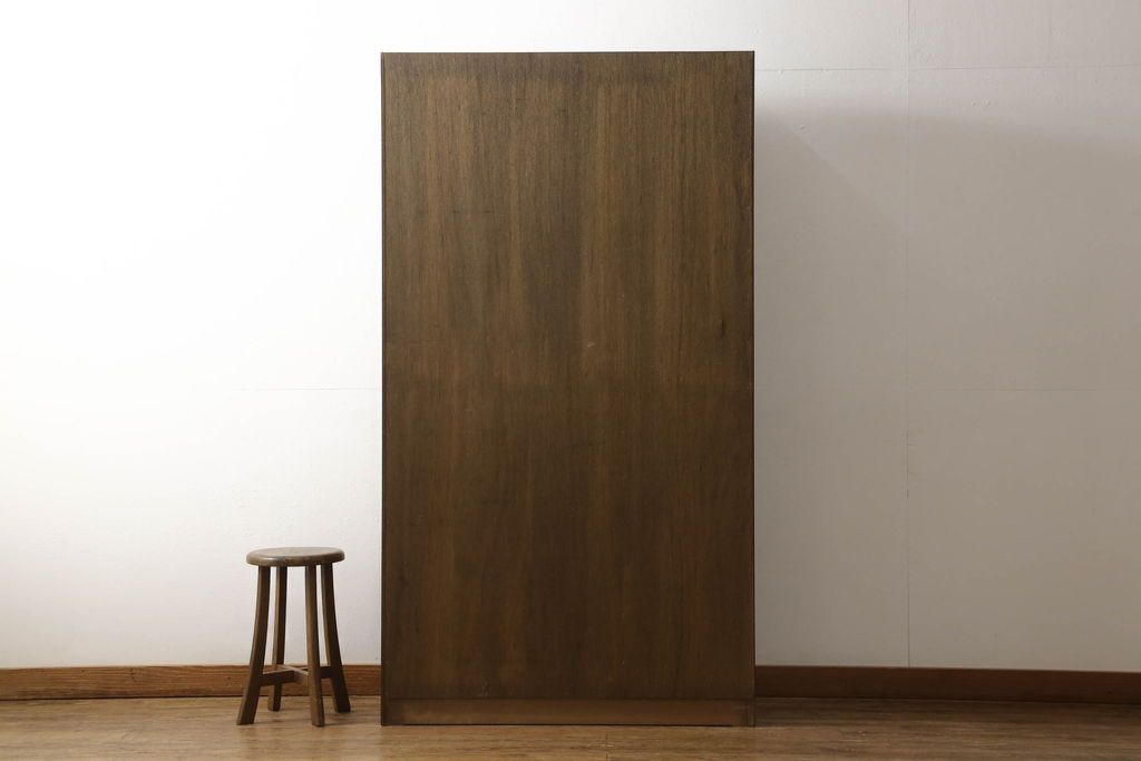 中古　美品　三越伊勢丹　プロパティデザイン　カントリーハウス　Brugge(ブルージュ)　品のある佇まいが美しいステンドグラスキャビネット(食器棚、戸棚、収納棚)(R-058907)