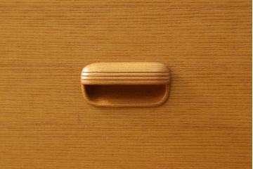 中古　美品　最高級品　松創(マツソウ)　ケヤキ柾目　シンプルながら上品な佇まいが魅力的な和タンス(定価約150万円)(着物箪笥、衣装たんす、引き出し、整理タンス)(R-058908)