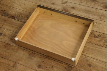 中古　DREXEL HERITAGE(ドレクセルヘリテイジ)　クラシカルな雰囲気が魅力!落ち着きのある空間を演出するサイドキャビネット(サイドテーブル、コンソールテーブル、ナイトテーブル、電話台)(R-058910)
