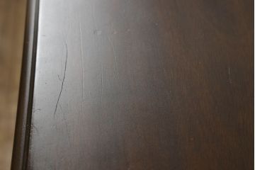 中古　DREXEL HERITAGE(ドレクセルヘリテイジ)　クラシカルな雰囲気が魅力!落ち着きのある空間を演出するサイドキャビネット(サイドテーブル、コンソールテーブル、ナイトテーブル、電話台)(R-058910)