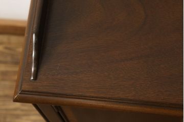 中古　DREXEL HERITAGE(ドレクセルヘリテイジ)　クラシカルな雰囲気が魅力!落ち着きのある空間を演出するサイドキャビネット(サイドテーブル、コンソールテーブル、ナイトテーブル、電話台)(R-058911)