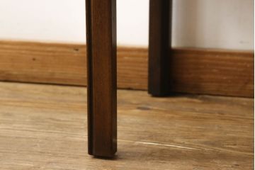 中古　DREXEL HERITAGE(ドレクセルヘリテイジ)　クラシカルな雰囲気が魅力!落ち着きのある空間を演出するサイドキャビネット(サイドテーブル、コンソールテーブル、ナイトテーブル、電話台)(R-058911)