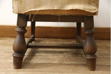 ビンテージ家具　和製ヴィンテージ　神戸洋家具　背板の彫りが目を惹く、クラシカルな佇まいのダイニングチェア(椅子、イス)(R-058917)