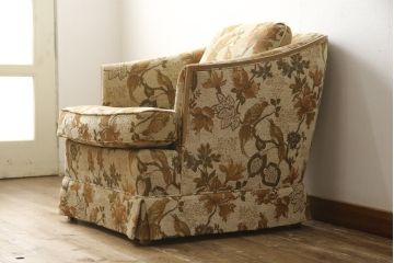 中古　美品　アメリカ輸入モデル　DREXEL HERITAGE(ドレクセルヘリテイジ)　花と鳥の絵柄が落ち着いた雰囲気を醸し出す1人掛けソファ(一人掛け、アームチェア)(R-058920)