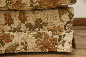 中古　美品　アメリカ輸入モデル　DREXEL HERITAGE(ドレクセルヘリテイジ)　花と鳥の絵柄が落ち着いた雰囲気を醸し出す1人掛けソファ(一人掛け、アームチェア)(R-058920)