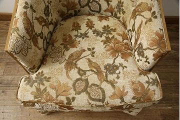 中古　美品　アメリカ輸入モデル　DREXEL HERITAGE(ドレクセルヘリテイジ)　花と鳥の絵柄が落ち着いた雰囲気を醸し出す1人掛けソファ(一人掛け、アームチェア)(R-058921)