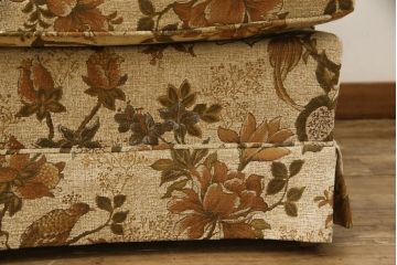 中古　美品　アメリカ輸入モデル　DREXEL HERITAGE(ドレクセルヘリテイジ)　花と鳥の絵柄が落ち着いた雰囲気を醸し出す1人掛けソファ(一人掛け、アームチェア)(R-058921)