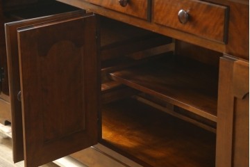 中古　美品　松本民芸家具　和・洋どちらの空間にも合わせやすいシックなサイドボード　(R-058931)