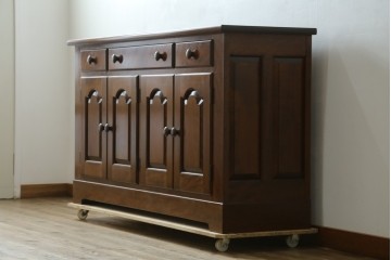 中古　美品　松本民芸家具　和・洋どちらの空間にも合わせやすいシックなサイドボード　(R-058931)