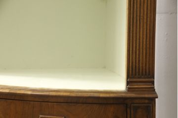 フランスアンティーク　ウォールナット材　高級感ある佇まいが目を引くコーナーキャビネット(コーナーシェルフ、収納棚、飾り棚)(R-058932)