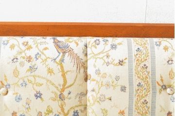 中古　美品　DREXEL HERITAGE(ドレクセルヘリテイジ)　小花と鳥の図柄がかわいらしい雰囲気を醸し出す3人掛けソファ(三人掛け、3P)(R-058934)