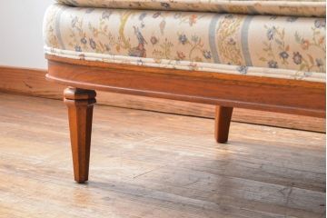 中古　美品　DREXEL HERITAGE(ドレクセルヘリテイジ)　小花と鳥の図柄がかわいらしい雰囲気を醸し出す3人掛けソファ(三人掛け、3P)(R-058934)