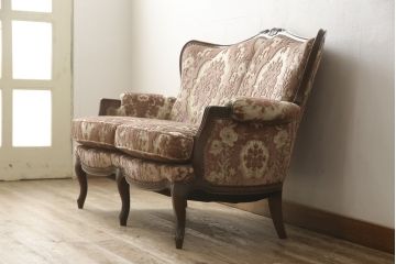 中古　美品　カリモク家具(karimoku)　domani(ドマーニ)　Louis(ルイ)XVシリーズ　優雅な佇まいの2人掛けソファ(二人掛け、2P)(R-058935)