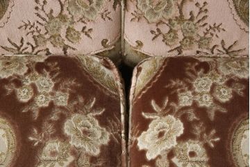中古　美品　カリモク家具(karimoku)　domani(ドマーニ)　Louis(ルイ)XVシリーズ　優雅な佇まいの2人掛けソファ(二人掛け、2P)(R-058935)