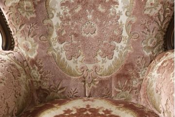 中古　美品　カリモク家具(karimoku)　domani(ドマーニ)　Louis(ルイ)XVシリーズ　優雅な佇まいの1人掛けソファ(一人掛け、アームチェア)(R-058936)