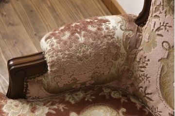 中古　美品　カリモク家具(karimoku)　domani(ドマーニ)　Louis(ルイ)XVシリーズ　優雅な佇まいの1人掛けソファ(一人掛け、アームチェア)(R-058936)