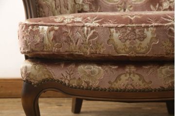 中古　美品　カリモク家具(karimoku)　domani(ドマーニ)　Louis(ルイ)XVシリーズ　優雅な佇まいの1人掛けソファ(一人掛け、アームチェア)(R-058937)
