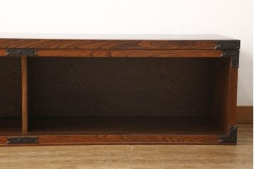 中古　国産民芸家具　職人手造り　丁寧な仕事ぶりが感じられるテレビ台(テレビボード、ローボード、収納棚)(R-058940)