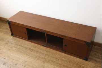 中古　国産民芸家具　職人手造り　丁寧な仕事ぶりが感じられるテレビ台(テレビボード、ローボード、収納棚)(R-058940)