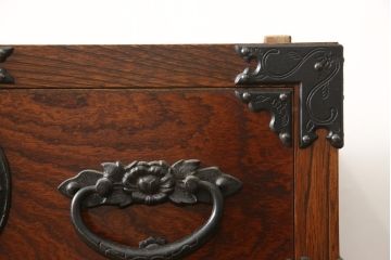 ヴィンテージ家具　民芸家具　岩谷堂箪笥　選べる!脚付きリメイク・台輪製作　和モダンな空間にも取り入れやすいサイドボード(リビングボード、テレビ台、テレビボード、ローボード)(R-058941)