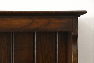 イギリスアンティーク　オーク材　ツイストレッグなどクラシカルな雰囲気が魅力的なカップボード(食器棚、飾り棚、収納棚、キャビネット)(R-058943)