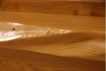 中古　美品　民芸家具　屋久杉　総無垢材　素材の風合いを心ゆくまで堪能できる飾り棚(定価約220万円)(茶箪笥、戸棚、収納棚)(R-058950)