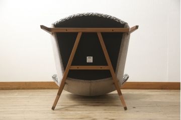 中古　美品　arflex(アルフレックス)　GIULIO(ジュリオ)　モダンなラウンジチェアとオットマン、クッションのセット(定価約60万円)(アームチェア、1人掛けソファ、一人掛け)(R-058956)