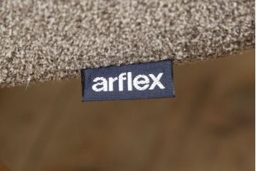中古　美品　arflex(アルフレックス)　GIULIO(ジュリオ)　モダンなラウンジチェアとオットマン、クッションのセット(定価約60万円)(アームチェア、1人掛けソファ、一人掛け)(R-058956)