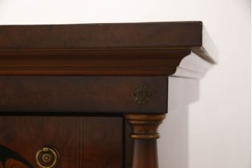 中古　イタリア家具　大振り　高級　気品ある佇まいが美しいテレビ台(定価約45万円)(ローボード、サイドボード、リビングボード)(R-058965)