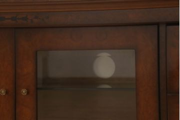 中古　イタリア家具　大振り　高級　気品ある佇まいが美しいテレビ台(定価約45万円)(ローボード、サイドボード、リビングボード)(R-058965)